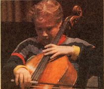 Playing as if my life depended upon it. Jens Brincker awarded me a prize in Tivoli Hall at the 1993 Berlingske Tidende Classical Music Competition.